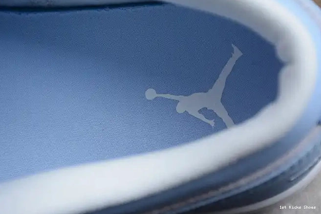 1st Kicks Jordan Low 1 (W) Blue DC0774-050 University 0610